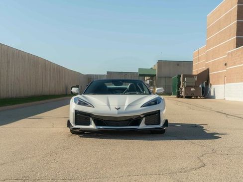 Used 2025 Chevrolet Corvette Z06 w/ Z07 Performance Package image 28