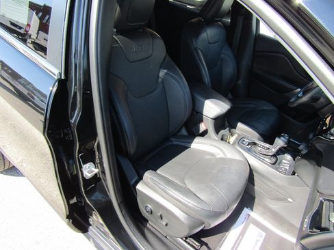 Used 2021 Jeep Cherokee Limited w/ Trailer Tow Group image 18