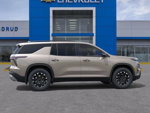 New 2027 Chevrolet Traverse Z71 w/ Driver Confidence Package AWD/4WD image 5