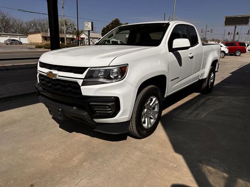 Used 2022 Chevrolet Colorado LT w/ Fleet Safety Package image 3