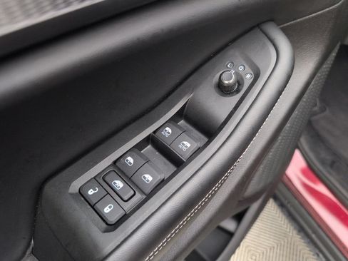 Used 2025 Jeep Grand Cherokee Laredo X RWD image 34