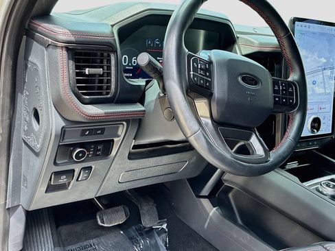 Used 2024 Ford Expedition Limited RWD image 10