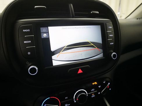 Certified 2023 Kia Soul LX w/ LX Technology Package FWD image 19