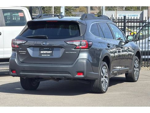 Used 2023 Subaru Outback Premium AWD/4WD image 4