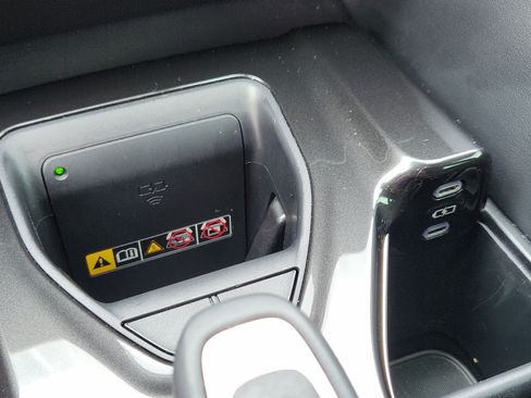 Used 2024 Toyota Crown AWD/4WD image 29