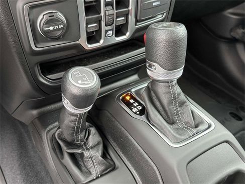 New 2025 Jeep Gladiator Sport image 7