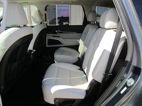 Used 2021 Kia Telluride S AWD/4WD image 12