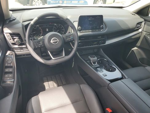 Certified 2024 Nissan Rogue SV w/ SV Premium Package image 16