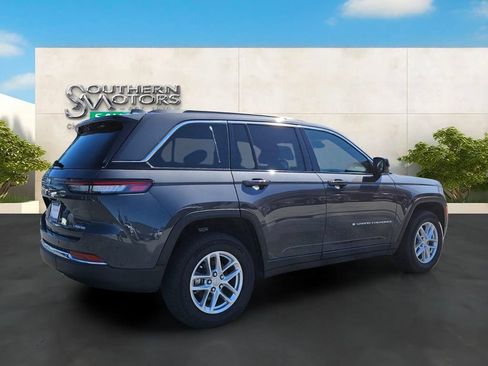 Used 2025 Jeep Grand Cherokee Laredo X AWD/4WD image 5