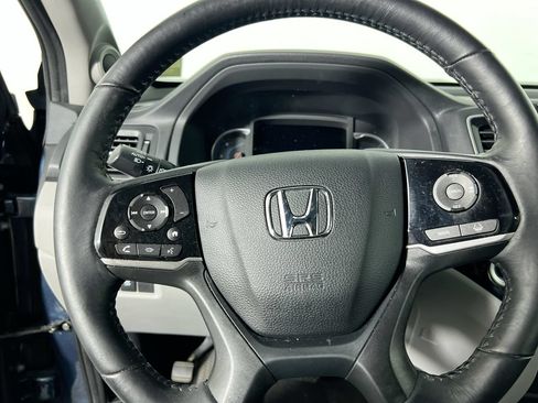 Used 2019 Honda Pilot Touring image 11