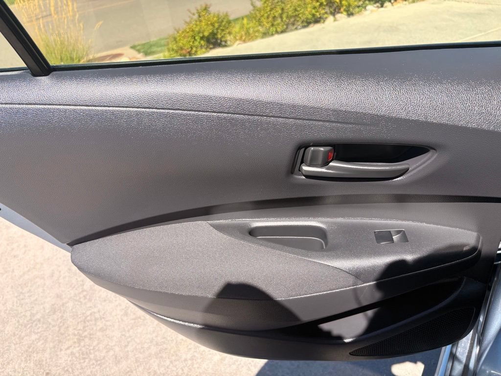 Used 2025 Toyota Corolla LE w/ Carpet Mat Package (TMS) FWD image 29