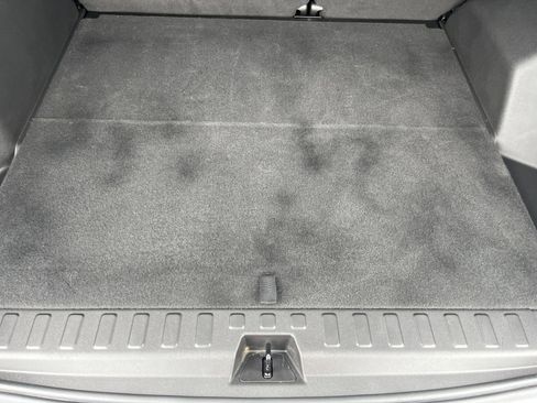 Used 2023 Chevrolet Equinox LT w/ Driver Convenience Package image 17