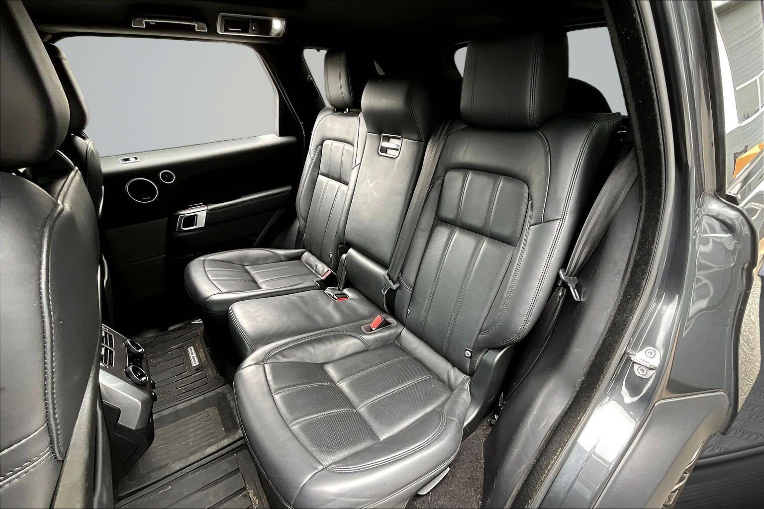 Used 2019 Land Rover Range Rover Sport HSE AWD/4WD image 19