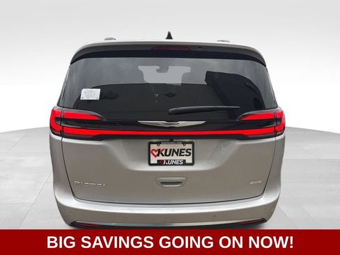 New 2026 Chrysler Pacifica Pinnacle w/ Trailer Tow Group image 7