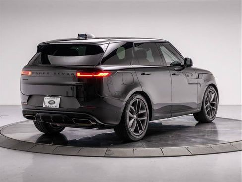 Used 2024 Land Rover Range Rover Sport SE AWD/4WD image 5