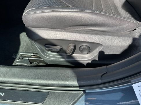 Used 2021 Toyota Avalon XSE FWD image 19