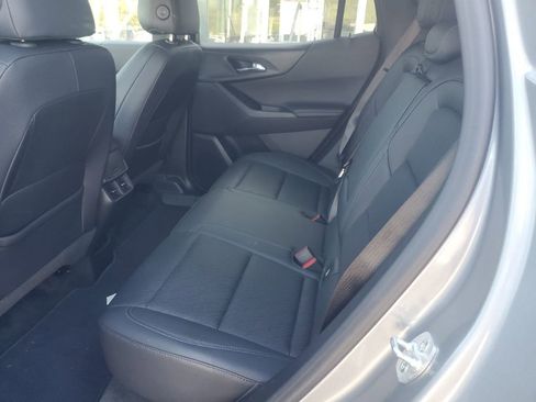 Used 2025 Chevrolet Equinox LT w/ Convenience Package II image 12