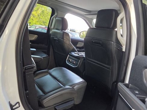 Used 2025 Ford Expedition Active RWD image 16