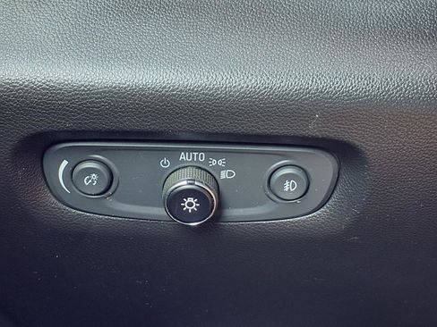 Used 2019 Chevrolet Traverse LT FWD image 20