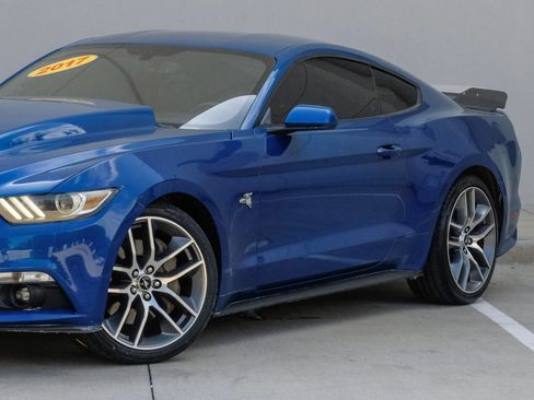 Used 2017 Ford Mustang GT w/ Black Accent Package RWD image 8