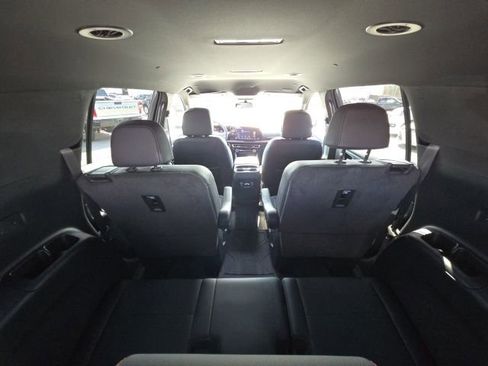 Used 2024 Chevrolet Traverse Z71 image 15