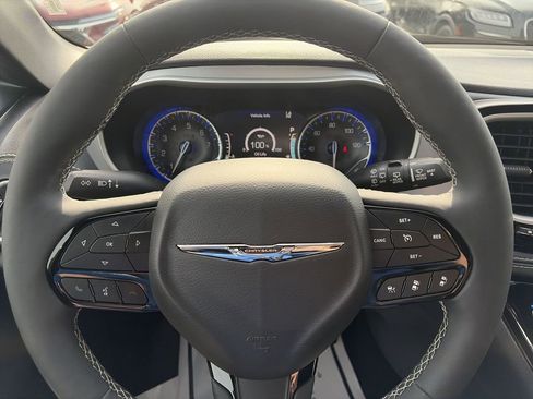 Used 2024 Chrysler Pacifica Touring-L w/ S Appearance Package image 14