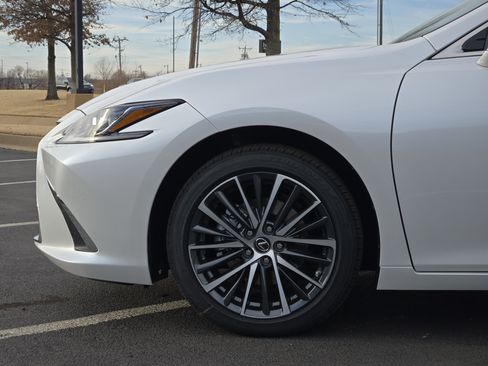 New 2025 Lexus ES 350 ES 350 w/ Premium Package image 5