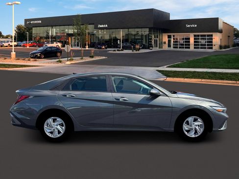 New 2026 Hyundai Elantra SE FWD image 9