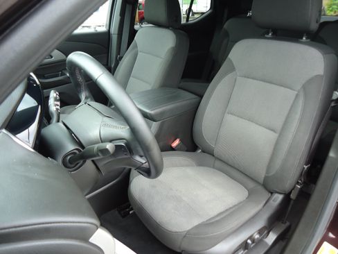 Used 2023 Chevrolet Traverse LT AWD/4WD image 23