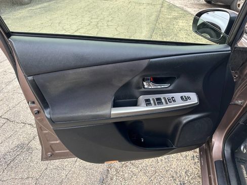 Used 2015 Toyota Prius V Three image 13