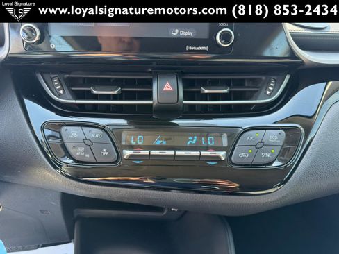Used 2020 Toyota C-HR LE FWD image 24