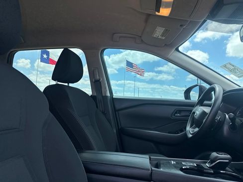 Used 2026 Nissan Rogue S FWD image 28
