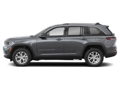 Used 2022 Jeep Grand Cherokee Altitude AWD/4WD image 2