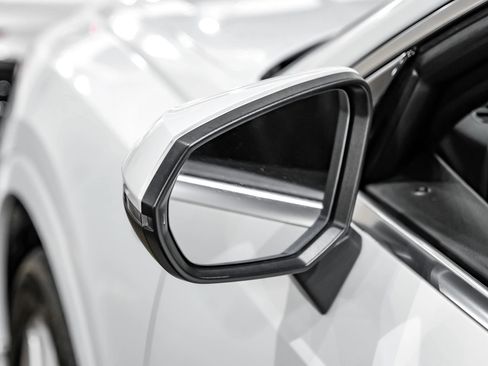 Used 2020 Audi Q3 2.0T Premium w/ Convenience Package image 44