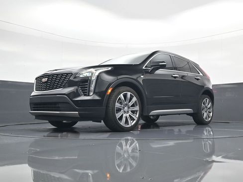 Used 2023 Cadillac XT4 Premium Luxury image 17
