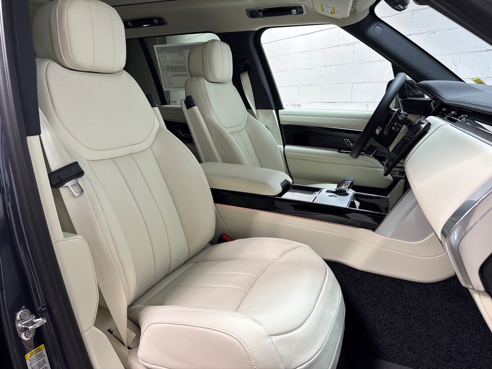 New 2026 Land Rover Range Rover SE AWD/4WD image 31