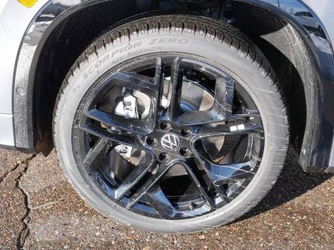 New 2026 Volkswagen Tiguan SE R-Line AWD/4WD image 5