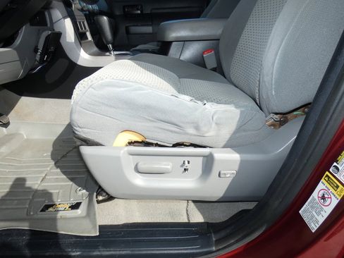 Used 2010 Toyota Tundra 4x4 Double Cab image 13