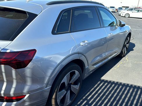 Used 2022 Audi e-tron Premium Plus AWD/4WD image 10