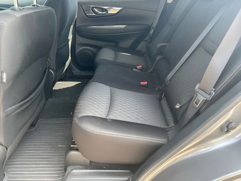 Used 2020 Nissan Rogue SV w/ Premium Package AWD/4WD image 16