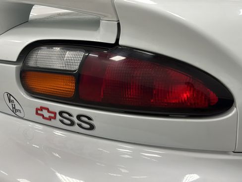 Used 2000 Chevrolet Camaro Z28 w/ SS Performance/Appearance Pkg RWD image 37