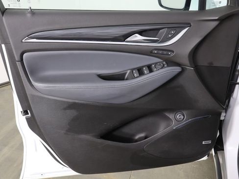 Used 2024 Buick Enclave Premium image 16