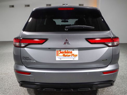 Used 2023 Mitsubishi Outlander SEL image 8
