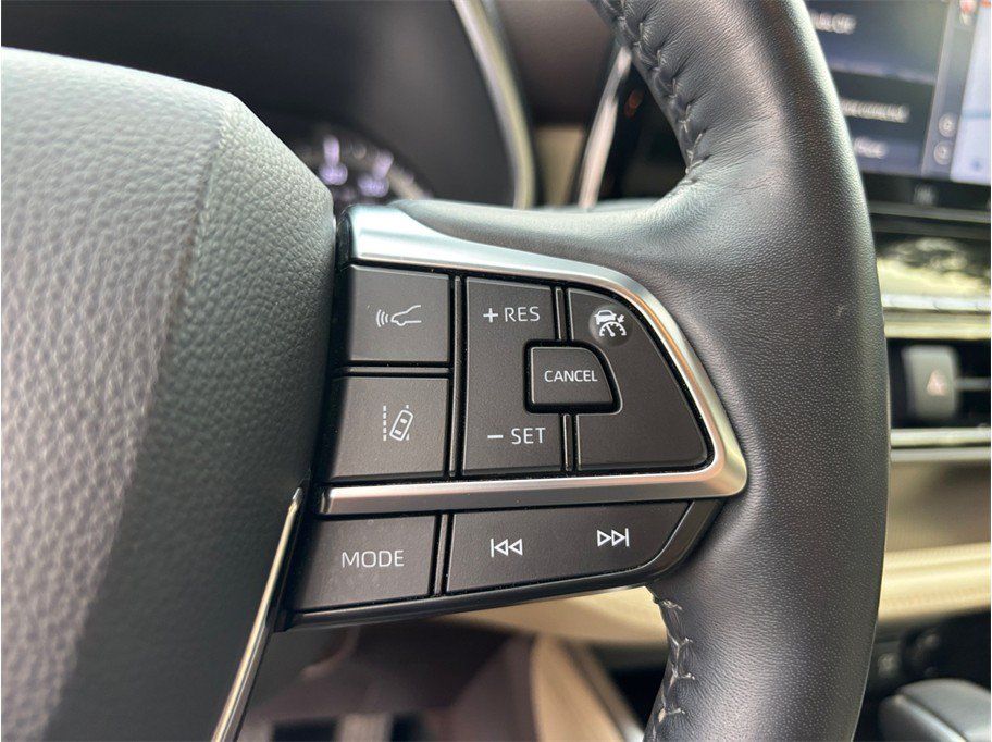 Used 2020 Toyota Highlander Limited AWD/4WD image 29