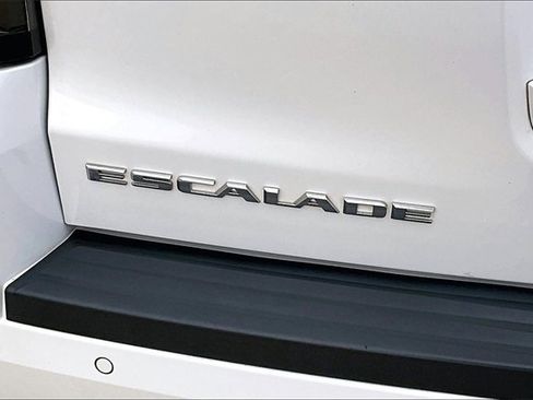 Used 2019 Cadillac Escalade Platinum image 34