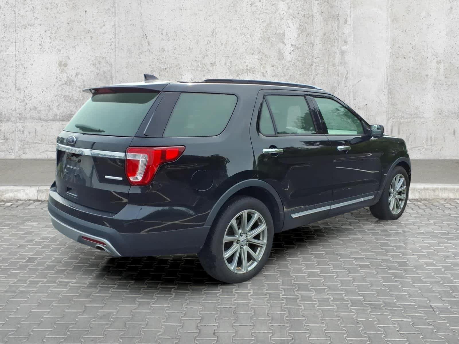 Used 2016 Ford Explorer Limited FWD image 10