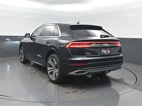 Used 2019 Audi Q8 Prestige image 3