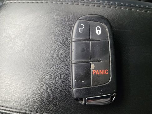 Used 2024 Jeep Compass Latitude image 32