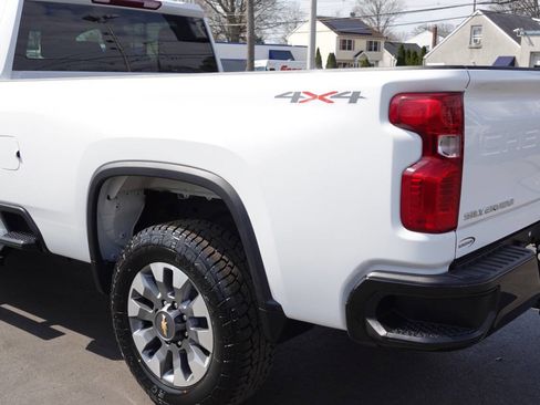 Used 2025 Chevrolet Silverado 2500 Custom w/ Custom Convenience Package AWD/4WD image 11