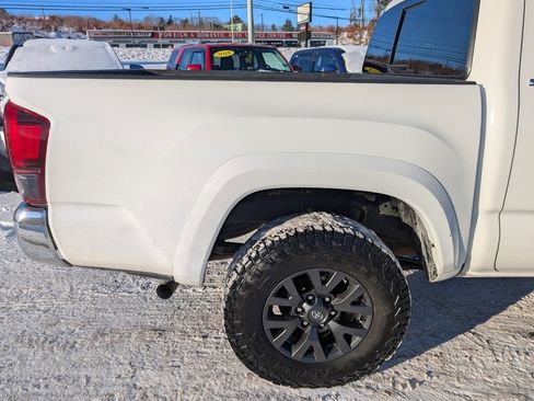 Used 2021 Toyota Tacoma SR5 image 9